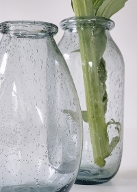 Стеклянная ваза для цветов в интерьер Hedrai от Lene Bjerre фото