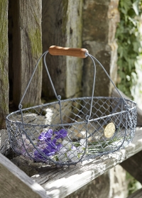 Металлическая корзина для цветов Burgon & Ball фото на сайте интернет-магазина Consta Garden