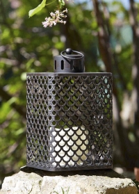 Фонарь декоративный со светодиодной свечой Cairene by Outside In фото