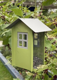 Металлическая кормушка для птиц в форме домик для дачного участка от Smart Garden на сайте Consta Garden
