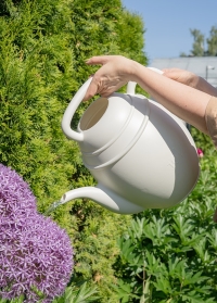 Лейка садовая для полива цветов в форме чайника 10 л Chai Light Grey от Xala (Нидерланды) на сайте Consta Garden