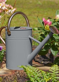 Лейка для полива растений из эмалированного металла Slate от Smart Garden на сайте Consta Garden