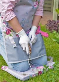 Садовый коврик под колени для прополки и посадки Bloom заказать на сайте интернет-магазина Consta Garden фото