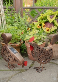 Садовый фонарь на солнечных батарейках фигурка Курочки Hen от Smart Garden фото