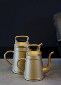 Cадовая лейка-кофейник для растений от бельгийских дизайнеров Lungo Gold Xala фото