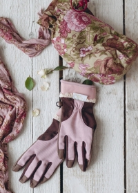 Подарок для сада и дачи - дождевик Chelsea и перчатки GardenGirl (Швеция) на сайте Consta Garden фото