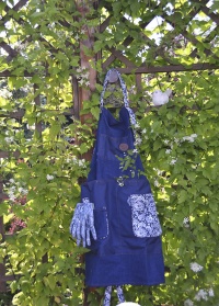 Фартук джинсовый для работы в саду и на даче GardenGirl Denim GGFK12 фото