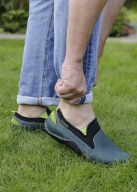 Мужские туфли из каучука и неопрена для дачи и отдыха на природе NEO Green AJS-Blackfox фото